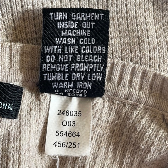 Moda International top - Picture 5 of 5